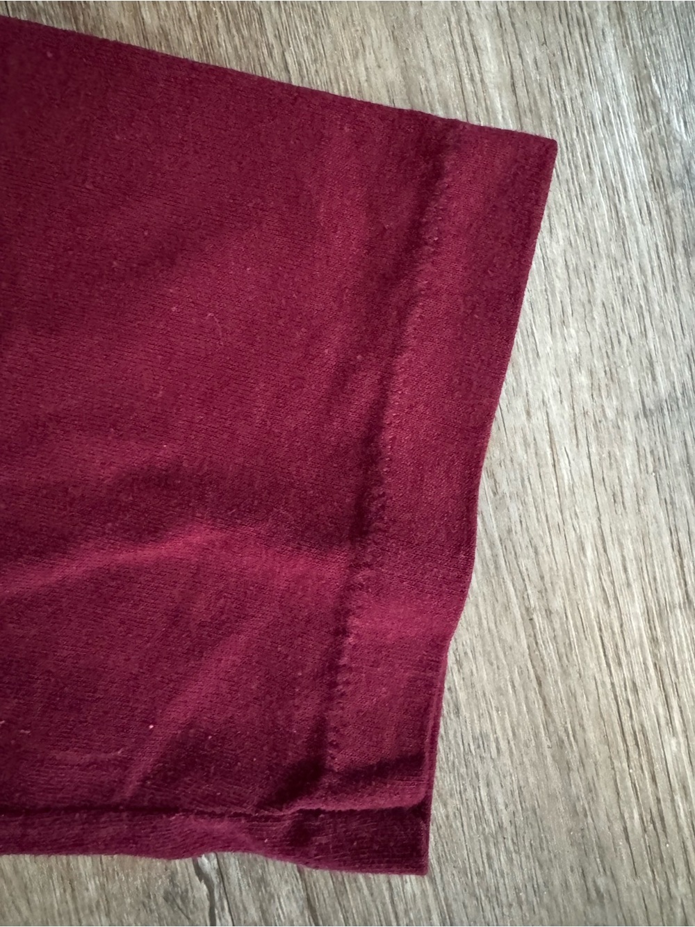 Vintage 90s Russell Athletic Bulls Maroon V-Neck Tee - size Small single stitch - Picture 4 of 6